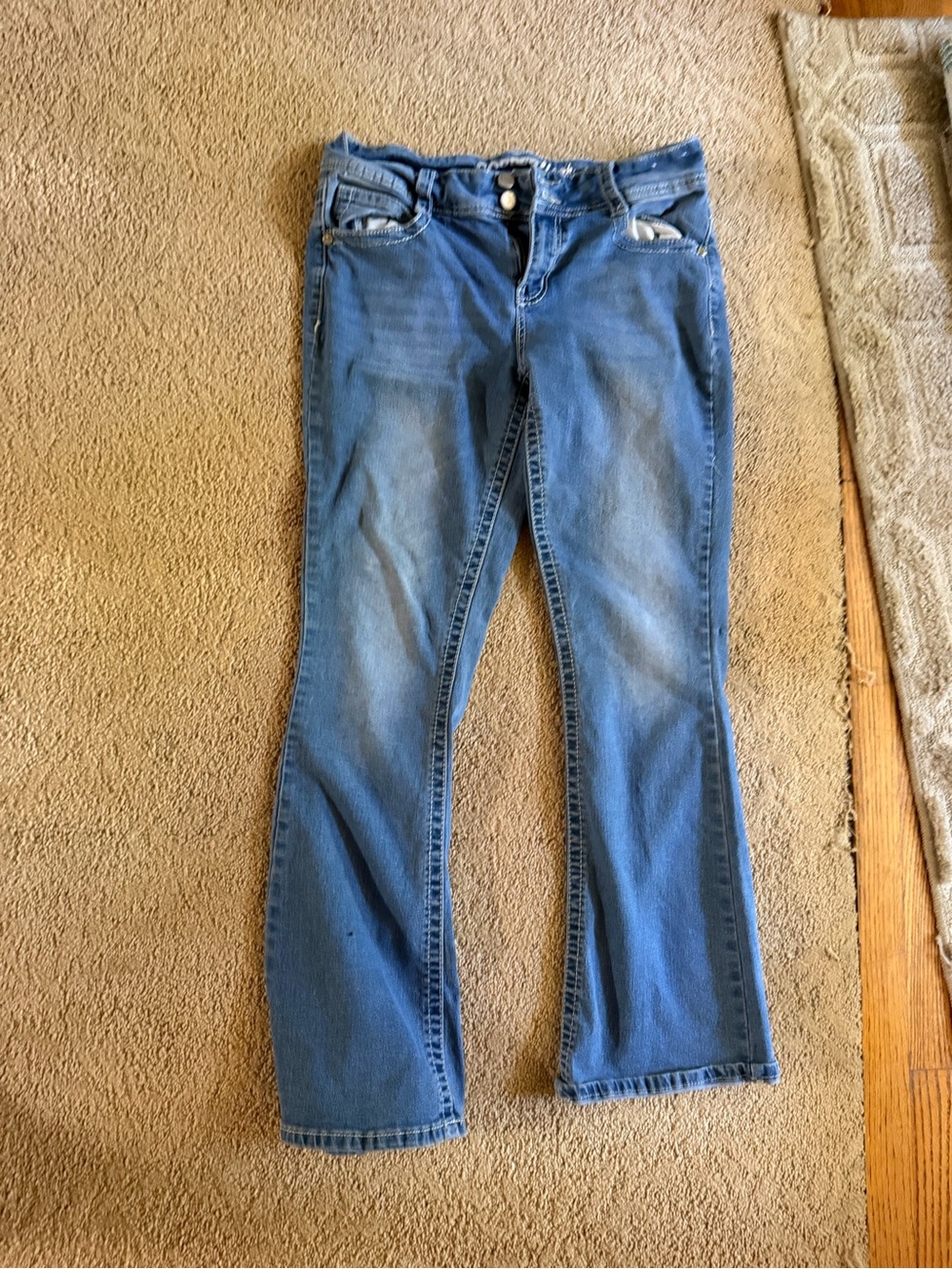 Classic Women's Blue Denim Jeans nice back pockets